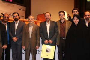 دریافت تندیس و لوح دومین جشنواره نوآوری دانشگاه علوم پزشکی تهران ۱۳۹۱: عکس شماره 4 / 10